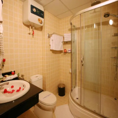 Отель Hanoi Guesthouse Улучшенный номер фото 14