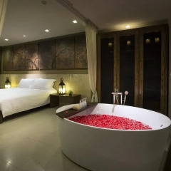 Отель Sunsuri Phuket 5* Улучшенный номер с двуспальной кроватью фото 5