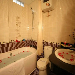 Отель Hanoi Guesthouse Номер Делюкс фото 10