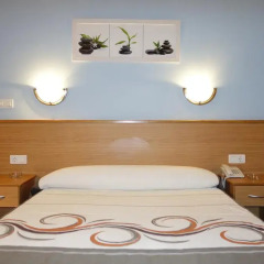 Hotel Reyes de León 2* Улучшенный номер с различными типами кроватей фото 6