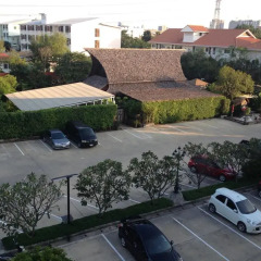 Отель The Loft Resort Bangkok парковка