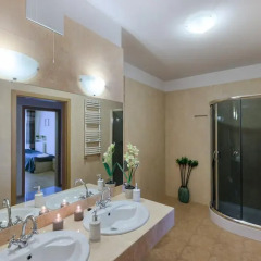 Отель City Aparthotel Wola Апартаменты с различными типами кроватей