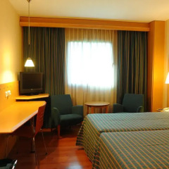 Hotel City Express Santander Parayas 3* Стандартный номер с различными типами кроватей фото 8