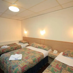 Smiths Hotel 2* Стандартный номер фото 11