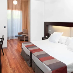 Отель Catalonia Port 4* Стандартный номер с различными типами кроватей фото 9