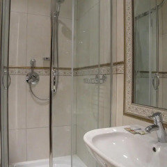 Гостиница Юджин 3* Улучшенный номер с 2 отдельными кроватями фото 6