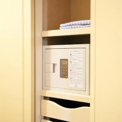 Отель Intercontinental Tokyo Bay Токио сейф в номере