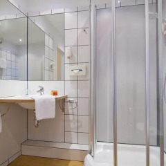 GHOTEL hotel & living Hamburg 3* Стандартный номер с двуспальной кроватью фото 5