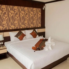 Patong Mansion Hotel 3* Улучшенный номер двуспальная кровать фото 6