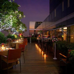 Отель Novotel Bangkok Ploenchit Sukhumvit 4* Улучшенный номер с различными типами кроватей фото 10