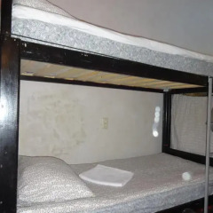 Отель Bolshaya Morskaya Inn Кровать в мужском общем номере фото 4