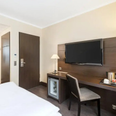 Отель NH Collection Berlin Mitte Am Checkpoint Charlie 4* Стандартный номер с разными типами кроватей фото 27