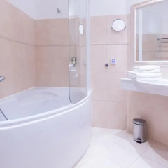 Unitas Hotel 4* Улучшенный номер с двуспальной кроватью фото 4