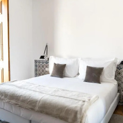 Апартаменты Flora Chiado Apartments Лиссабон комната для гостей фото 3