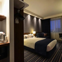 Отель Holiday Inn Express Warsaw Airport 3* Стандартный номер с различными типами кроватей фото 5