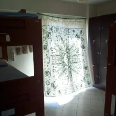 Отель Hairy Lemon Hostel Албания, Саранда - отзывы, цены и фото номеров - забронировать отель Hairy Lemon Hostel онлайн интерьер отеля