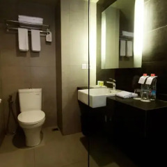 Отель Swiss-Belinn Legian 3* Улучшенный номер с различными типами кроватей фото 13