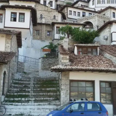 Отель Hostel Mangalem Албания, Берат - отзывы, цены и фото номеров - забронировать отель Hostel Mangalem онлайн парковка