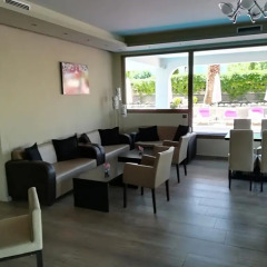 Отель Garden гостиничный бар