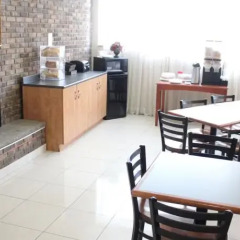 Отель Econo Lodge Downtown Канада, Монреаль - отзывы, цены и фото номеров - забронировать отель Econo Lodge Downtown онлайн в номере фото 2
