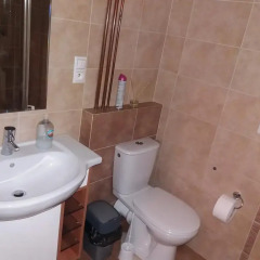 Отель Pokoje Goscinne Home Варшава ванная фото 4