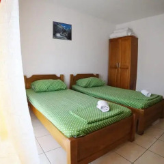 Sun Hostel Budva Стандартный номер с 2 отдельными кроватями фото 8
