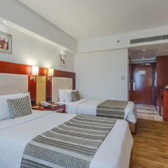 Отель Sarovar Portico Jaipur 3* Улучшенный номер с различными типами кроватей фото 5