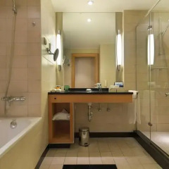 Отель Hilton Budapest City 5* Стандартный номер с различными типами кроватей фото 7