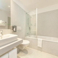 Select Hotel Berlin Gendarmenmarkt 4* Улучшенный номер с двуспальной кроватью фото 6