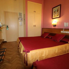 Отель Hostal Hispano - Argentino Номер с общей ванной комнатой с различными типами кроватей (общая ванная комната) фото 4