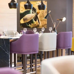 Отель Best Western Premier Sofia Airport Hotel Болгария, София - 1 отзыв об отеле, цены и фото номеров - забронировать отель Best Western Premier Sofia Airport Hotel онлайн гостиничный бар фото 3