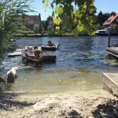Отель B&B Houseboat between Amsterdam Windmills Нидерланды, Амстердам - отзывы, цены и фото номеров - забронировать отель B&B Houseboat between Amsterdam Windmills онлайн приотельная территория фото 2