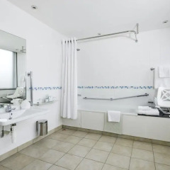 Отель Holiday Inn Пейсли ванная