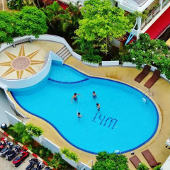 Апартаменты Patong Tower Superior Apartments бассейн