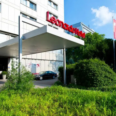 Leonardo Hotel Karlsruhe парковка