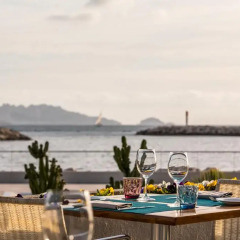 Отель Pullman Marseille Palm Beach пляж фото 2