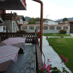 Отель Guest House Dzhogolanov Стандартный номер с различными типами кроватей фото 5