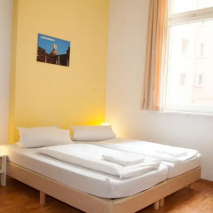 Отель a&o Dresden Hauptbahnhof 2* Стандартный номер с 2 отдельными кроватями фото 8