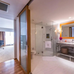 Отель Tower Club at lebua 5* Стандартный номер с различными типами кроватей фото 7