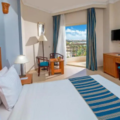 Отель Hawaii Riviera Aqua Park Resort 5* Стандартный номер с различными типами кроватей фото 13
