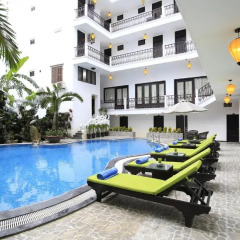 Van Loi Hotel бассейн