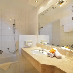 Hotel AlpenSchlössl 4* Стандартный номер с различными типами кроватей фото 4
