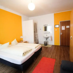 Отель Pension/Guesthouse am Hauptbahnhof Стандартный номер с двуспальной кроватью (общая ванная комната) фото 19