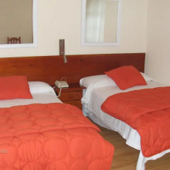Отель Hostal Riesco Стандартный номер с различными типами кроватей фото 5
