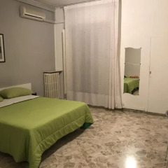 Отель B&B Cavour 124 Номер с общей ванной комнатой фото 4