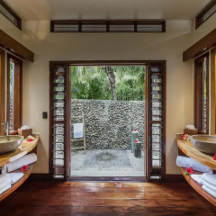 Отель Likuliku Lagoon Resort - Adults Only 5* Бунгало с различными типами кроватей