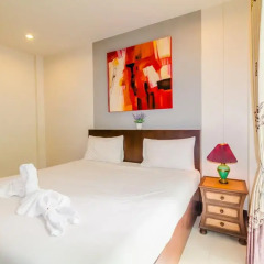 Отель Baan Yuyen Karon Guesthouse 2* Улучшенный номер разные типы кроватей фото 23