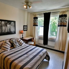 Отель Manoir dYouville 2* Стандартный номер с двуспальной кроватью (общая ванная комната) фото 2