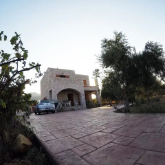 Отель Xifias Stonehouse парковка