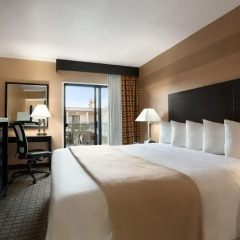 Отель Days Inn by Wyndham Hollywood Near Universal Studios комната для гостей фото 4